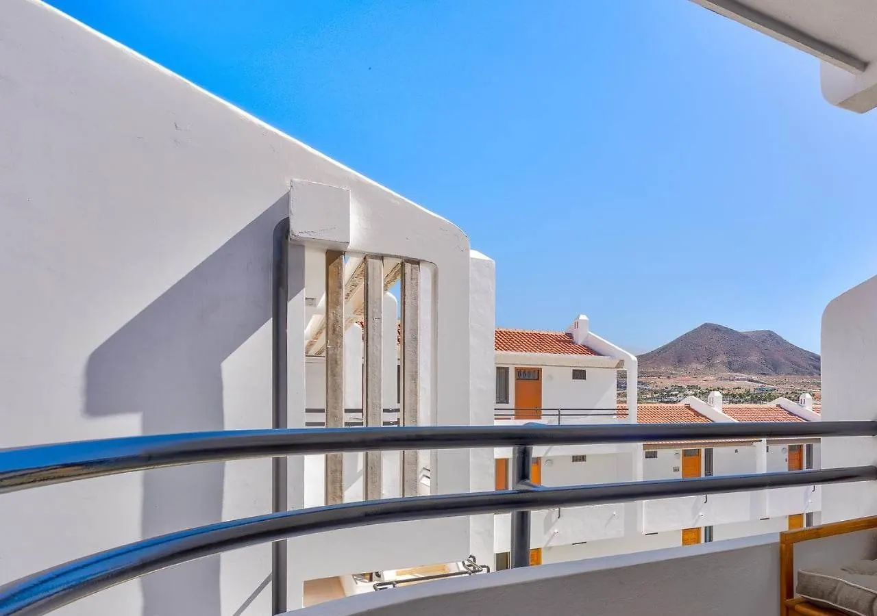 Apartment Stylish Flat And Pool With 3 Rooms, Sleeps 6, Los Cristianos Los Cristianos